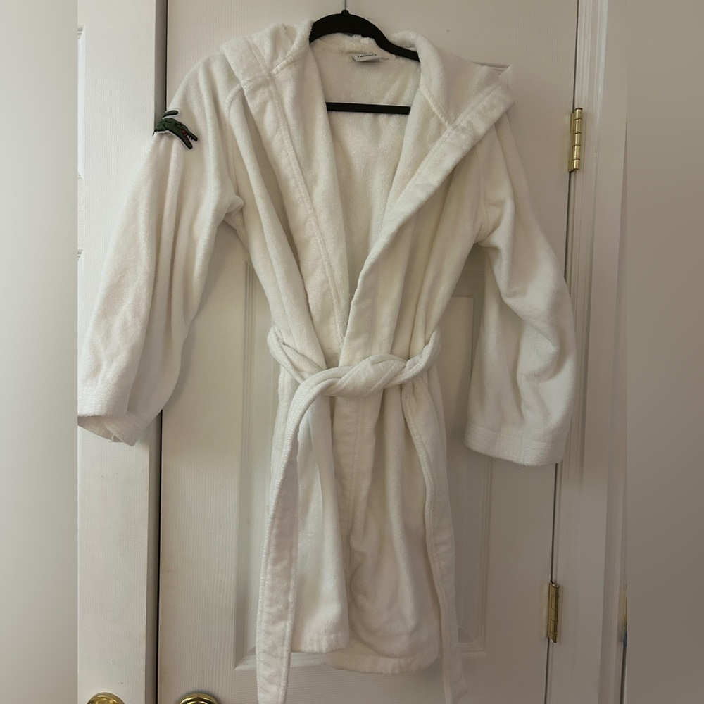 Lacoste Fairplay Hooded Bathrobe is unisex s/m alligator logo sleeve